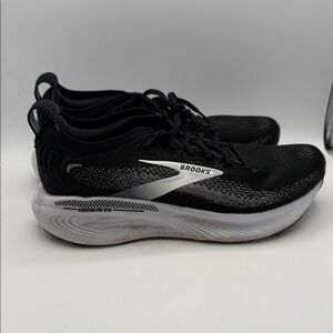 Brooks Adrenaline GTS 25 men’s 9 2E wide shoe Black and White Sneakers S11